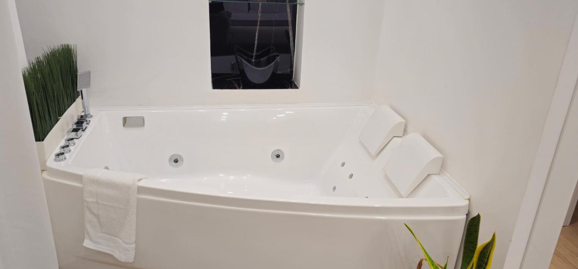 Palmhouse Con Jacuzzi Apartment